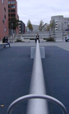 Schommels langs Thila-Durieux park