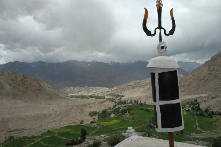 Zicht vanaf Likir gompa