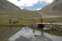 Voorbereidingen voor de Dalai Lama nabij Kharndung La