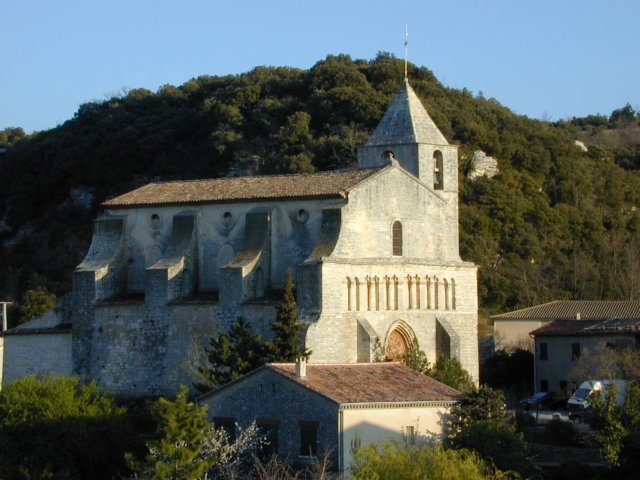 Saignon: kerk