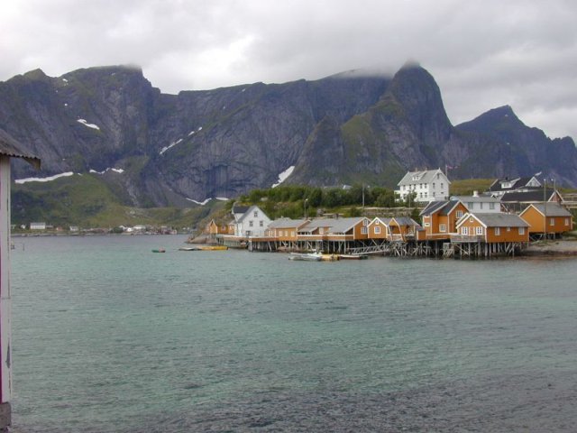 Tussen Flakstad en �