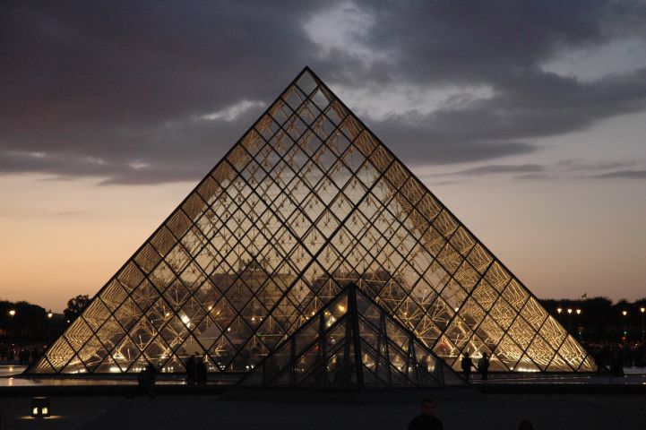 Pyramide van het Louvre