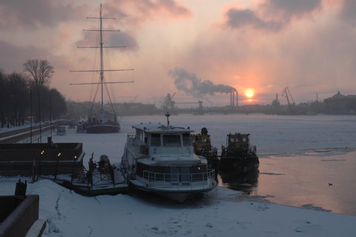 De Grote Neva en de Admiraliteitskade