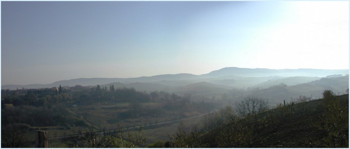 Toscaans ochtendlandschap nabij Aciano